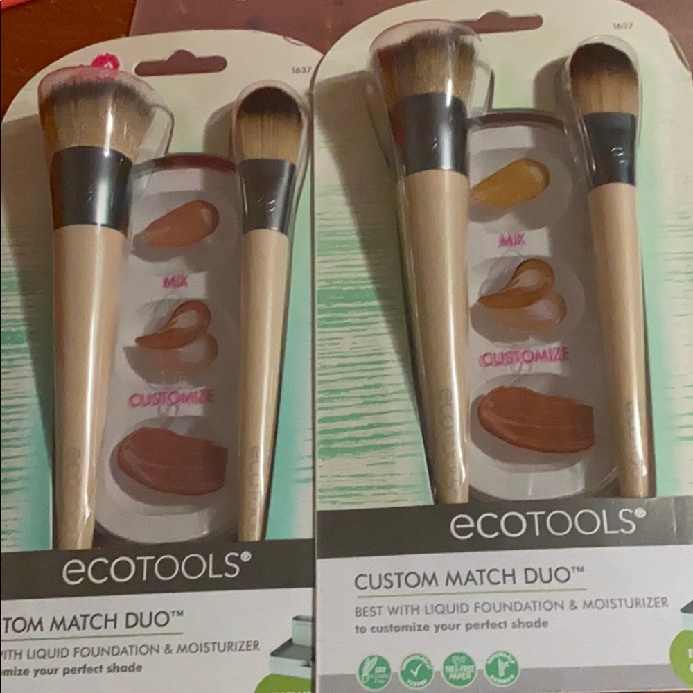 Brand new Ecotools brush set
